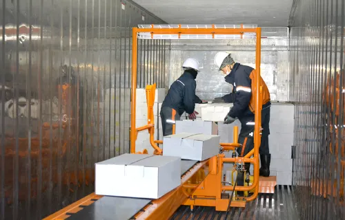 トラックから荷をおろす・積み込む、デバンダ、バラ積荷用、冷凍食品の荷おろ