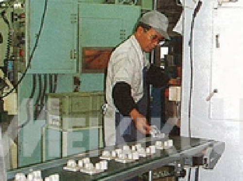 ミニベルトコンベア（加工機械間の搬送）