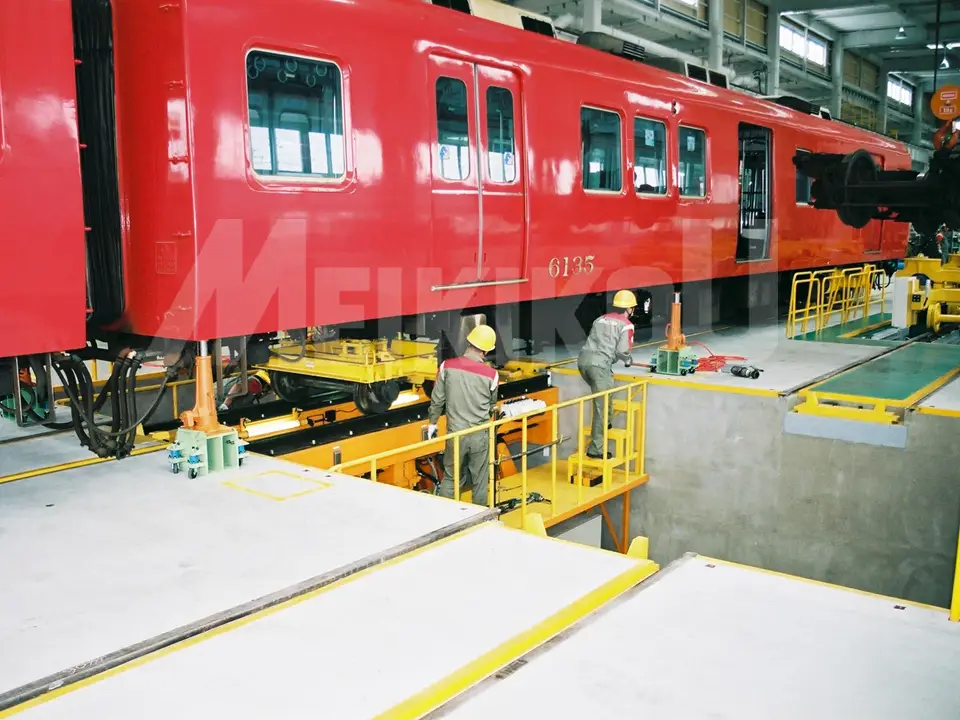 台車交換用高所作業台